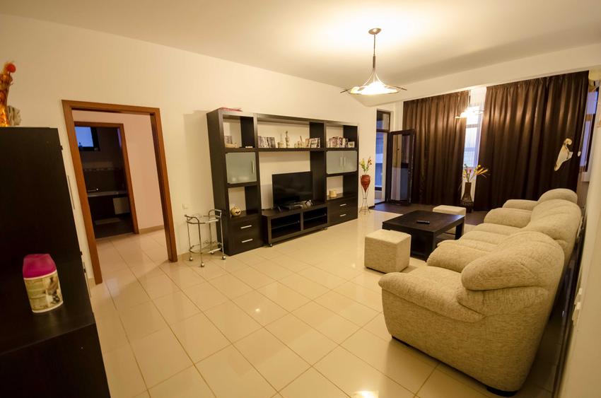 Mamaia, central, 3 camere decomandate lux, 130 mp