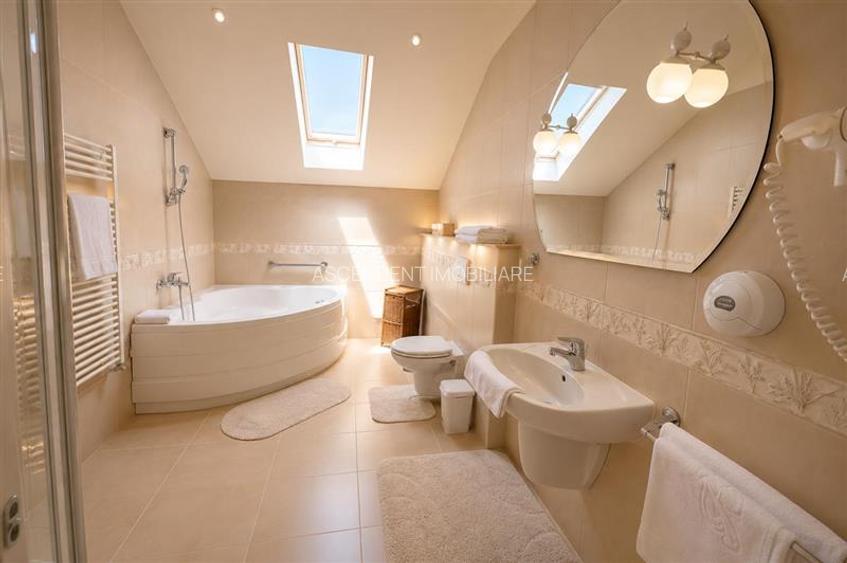 Hotel 3* + Pensiune 4*, piscina, teren tenis, 6.200mp parc privat +, Sanpetru, B - 21