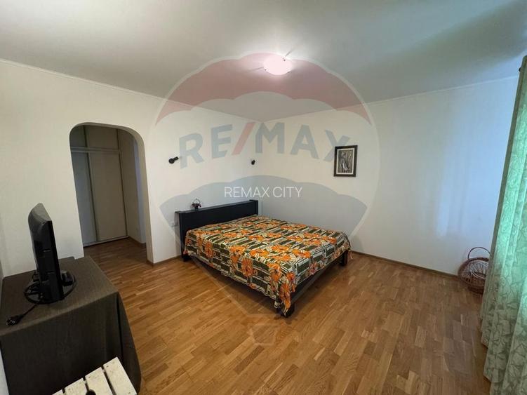 Casă / Vilă cu 6 camere de vânzare în zona Darmanesti - 16