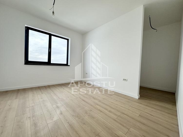 Apartament cu 3 camere, 2 balcoane, pod propriu in Giroc