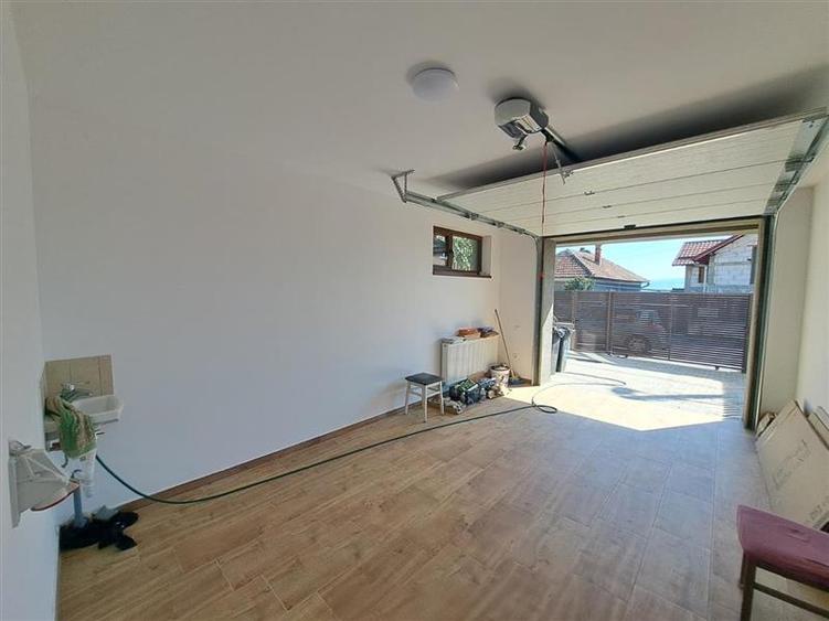 Casa tip duplex, 130 mp utili, situata in cartierul Dambul Rotund!
