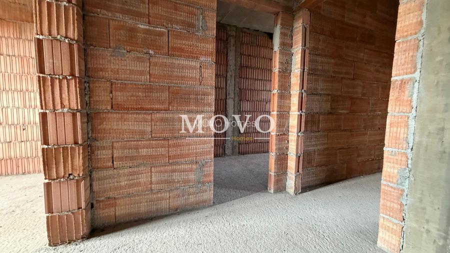 Duplex despartit | 4 camere | Asfalt si toate utilitatile | Zona excelenta