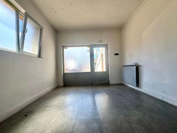 Spatiu comercial, 150 mp, Parcare, Zona FSEGA