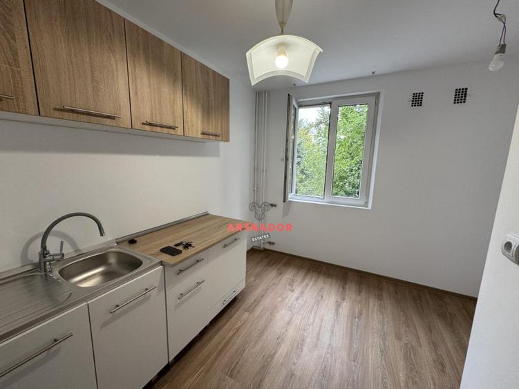 3 Camere | Titan | Birouri | Metrou 3 minute | etaj 1| Renovat