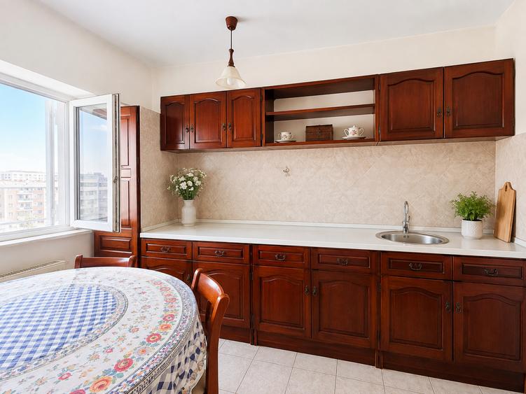 Vânzare Apartament 3 camere decomandat Lăpușneanu