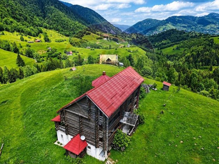 Teren cu casă  | Peștera | 15 camere, ideală pentru pensiune