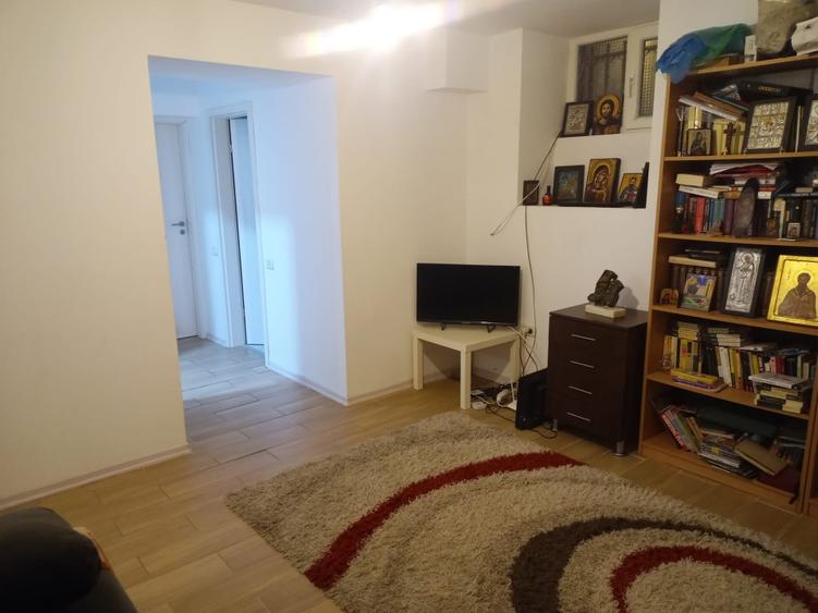 Două camere într-o vilă interbelică de pe Bd. Dacia – locuință sau birou