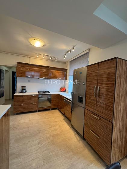 Apartament de lux - prima inchiriere - 50mp de plaja - CENTRU - mobilat, utilat - 8
