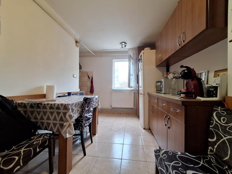 Confort si locatie excelenta -3 camere-etaj 2-zona Lipovei-gata de mutat