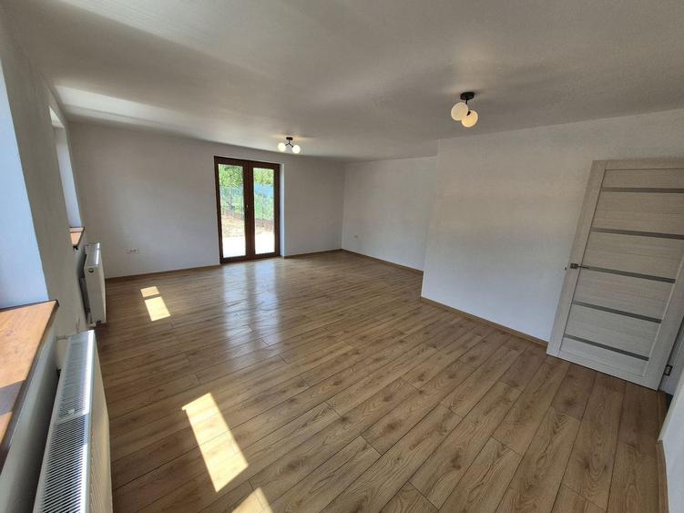 Vila/casa noua: P+M, Banesti-Prahova - 150 mp utili + teren 875 mp!
