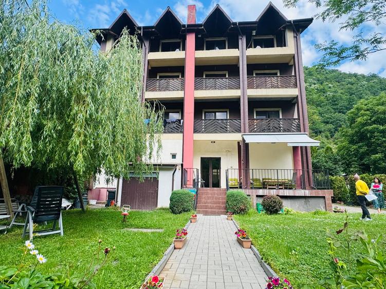HOTEL 33 CAMERE | 2.100 MP CONSTRUIȚI | TEREN 1.000 MP | RESTAURANT