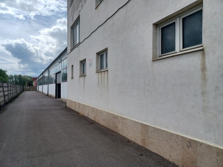 Inchiriez Hala industriala + spatiu birouri