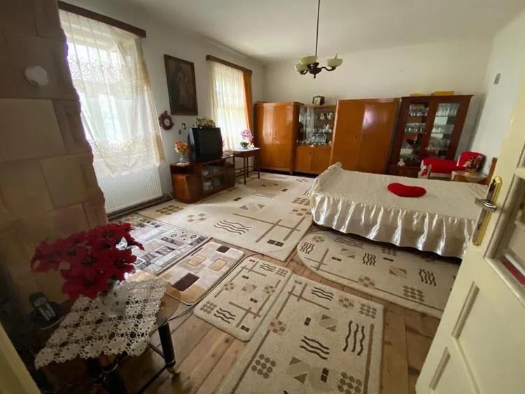 Casa 2 camere 100mp gradina zona Piata Cibin