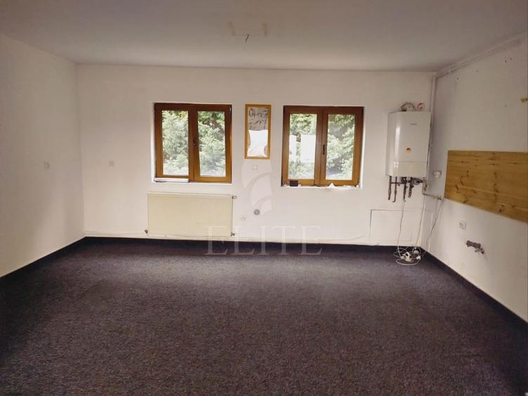 Apartament 4 camere în zona Andrei Muresanu