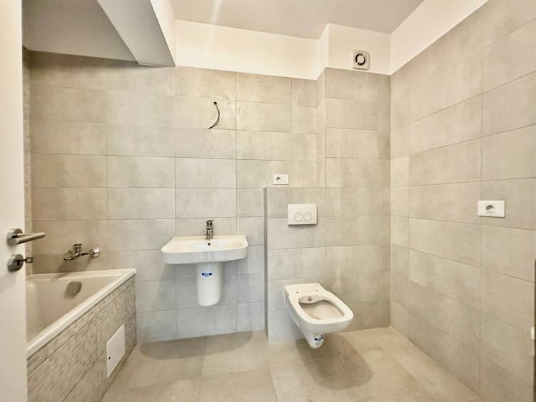 Garsonieră decomandată de vânzare – Zona Coresi, Brașov