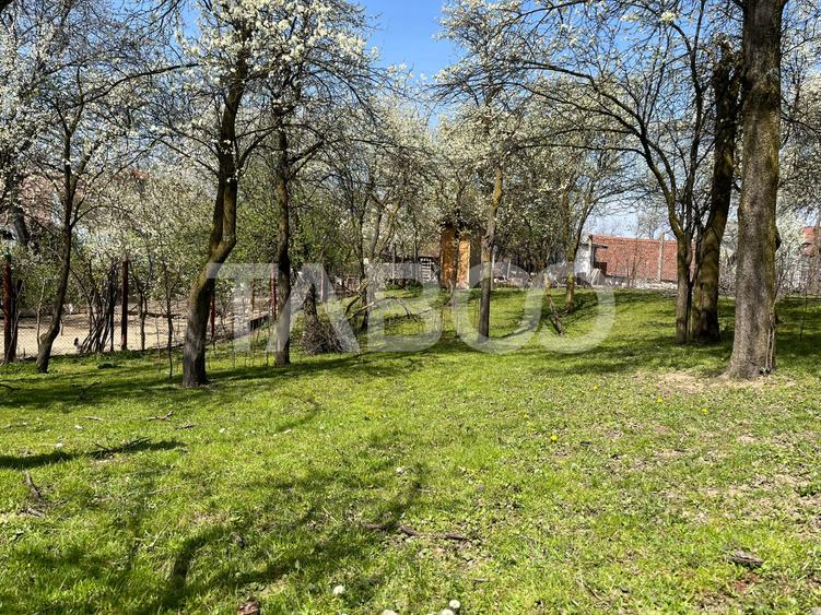 Teren intravilan imprejmuit 789mp UTILITATI URBANISM Poplaca