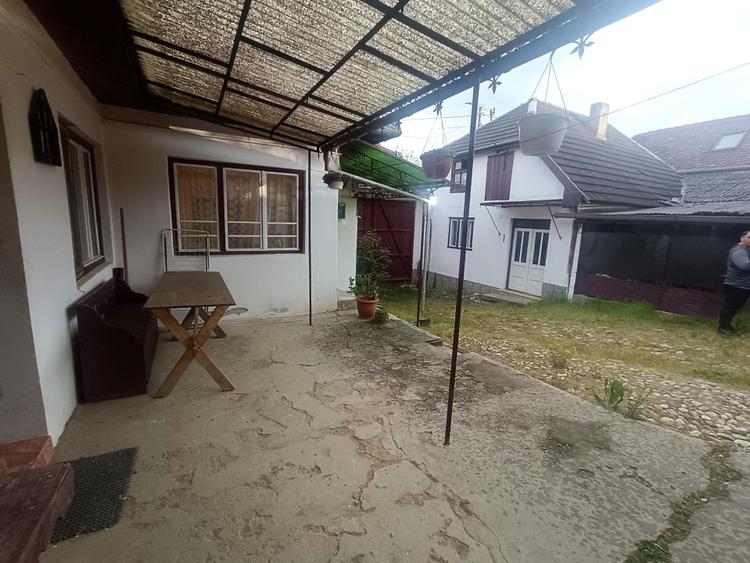 Casă renovabilă 3 camere | Pod + pivniță | Teren generos 2465 Mp | Răhău