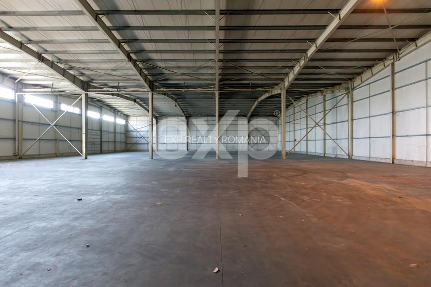 DE ÎNCHIRIAT | Ansamblu industrial 2 hale 4.400 mp | Calea Moinești - 14
