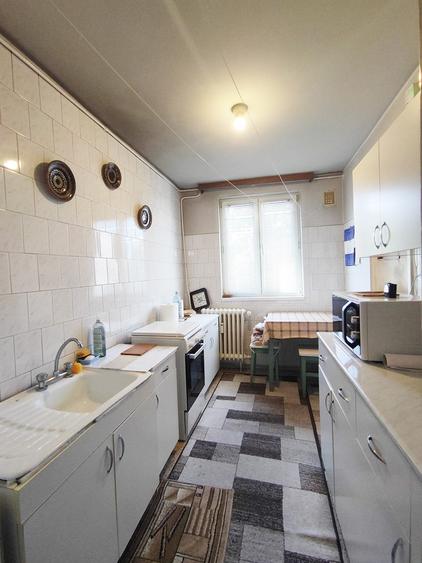 Apartament 3 camere, decomandat, zona 1 Decembrie 1918