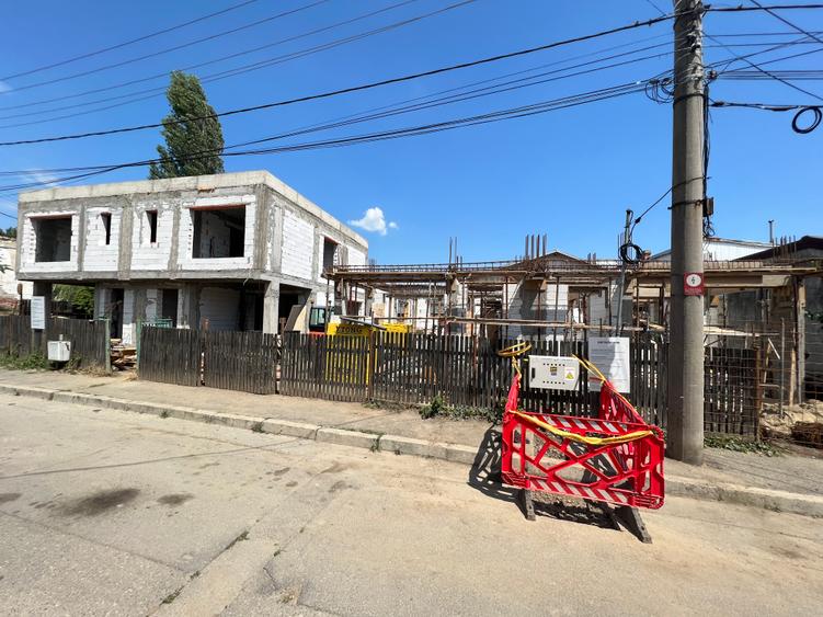 Casa individuala cuplata de vanzare