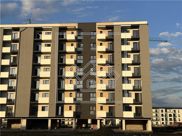 Apartament 3 camere + balcon, debara, et. 2, zona Doamna Stanca