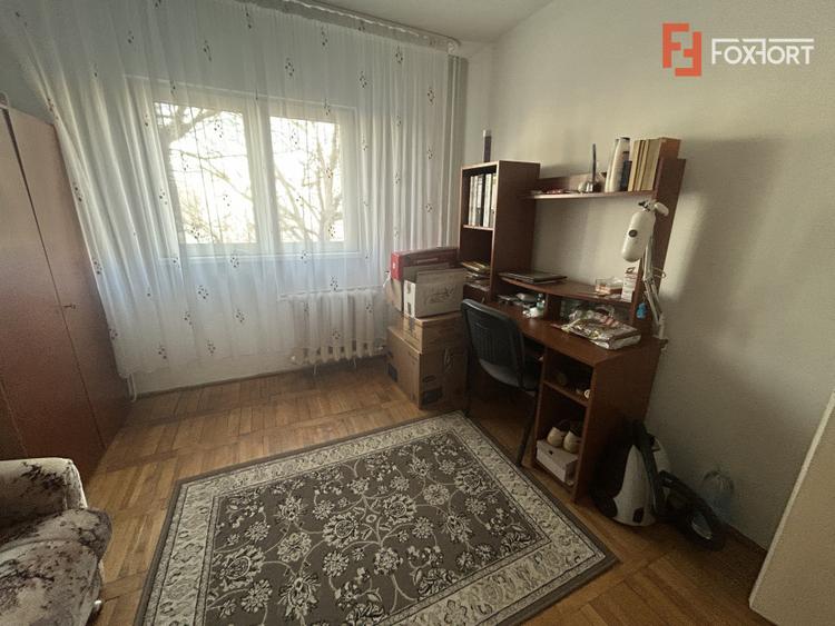 Apartament cu 3 camere de vanzare - Girocului