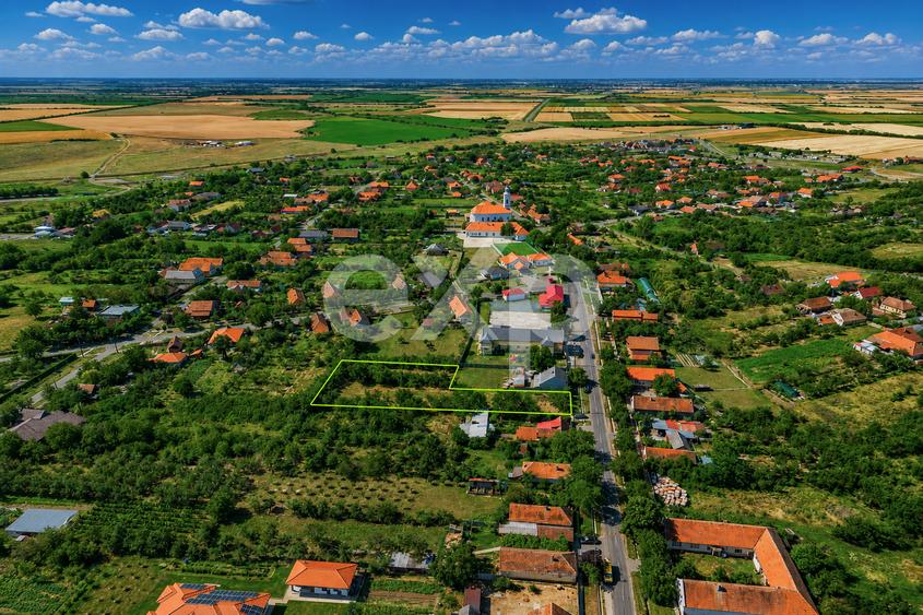 De vânzare: teren în centrul localității Ianova