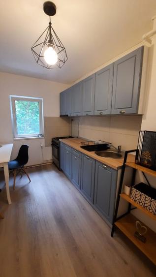 Închiriez apartament cu doua camere