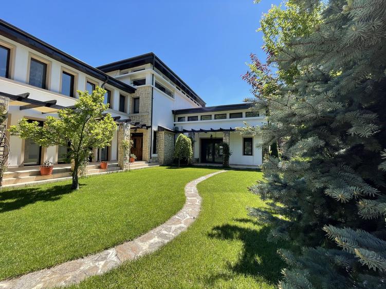 CASA VILA PADUREA BANEASA LUX
