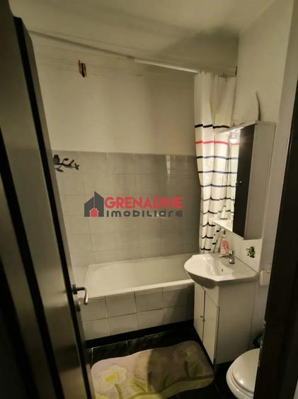 Apartament 2 Camere Decomandat - Parcare Proprie - Zona Racadau