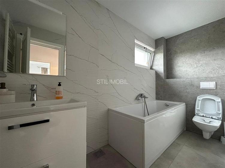 Vila duplex 4 camere la 3 minute de Bellaria