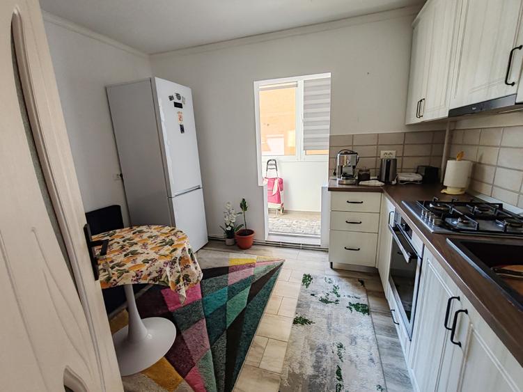 Apartament 2 camere mobilat si utilat zona Tractorul