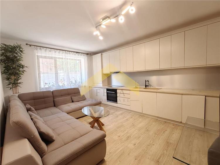 Apartament 3 camere de vanzare zona Bujac bloc NOU