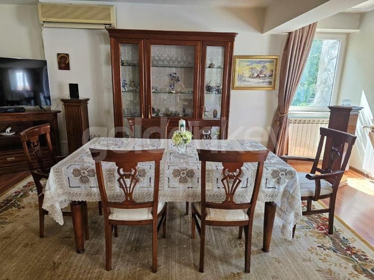 Vila individuala cu 8 camere | piscina | 2 garaje | 888mp teren