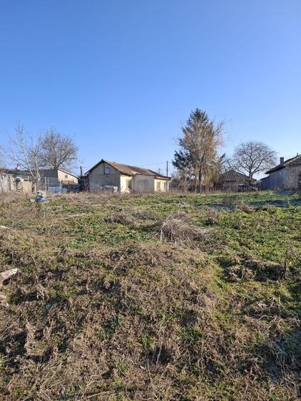 Teren 2.050 mp cu casă și proiect aprobat | Acces din două străzi | Negru Vodă