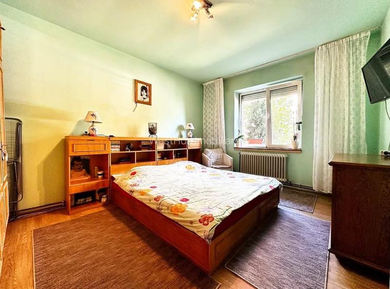 Casa individuala,5 camere,113 mp, 180 teren, curte comuna - zona Cetatii - 8