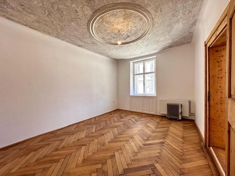 Apartament Spatios in casa, langa Biserica Neagra