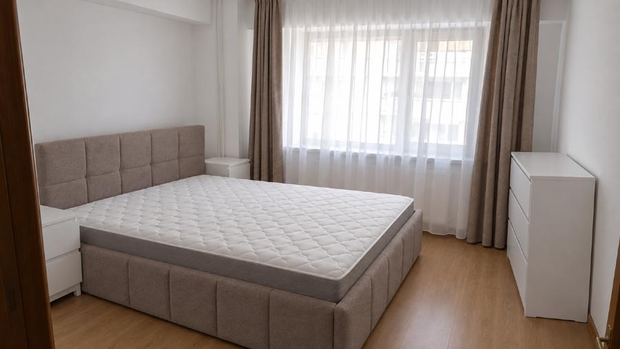 3 camere ultracentral Iași, decomandat, mobilat, 2 băi, 2 balcoane, priveliste