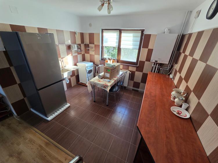 Casă primitoare, 105 m² și curte proprie, în Pantelimon, comision 0%