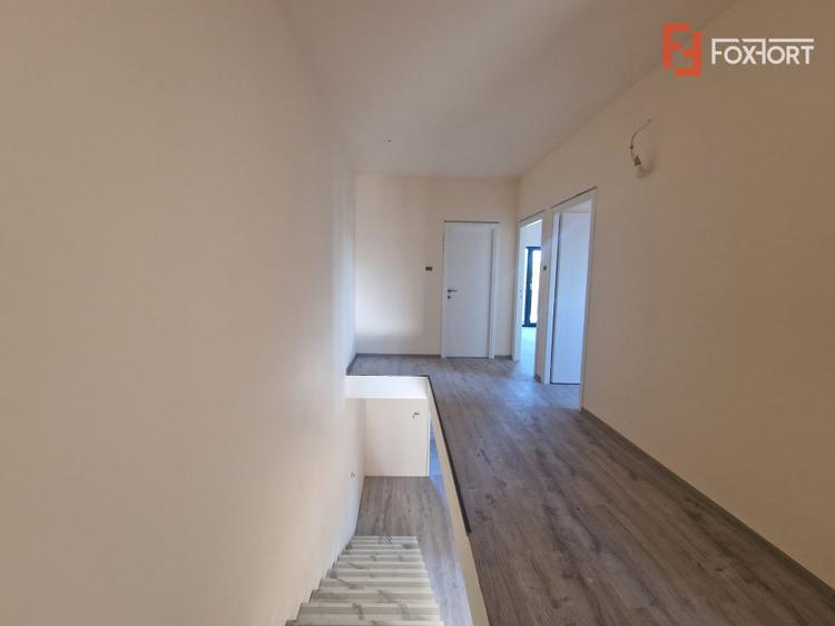 Duplex de vanzare cu 4 camere, Mosnita Noua