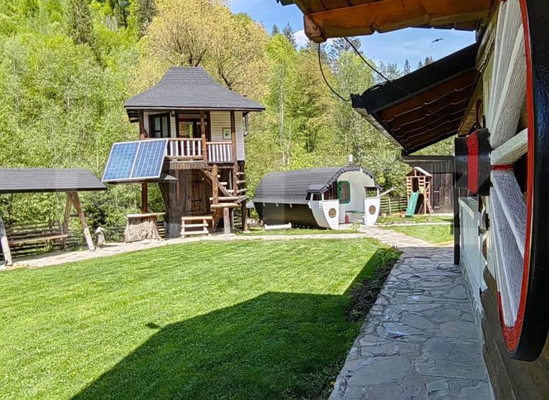 Cabana/Casa de vacanta in Molid, SV, 136 mp, teren cu 3300 mp, Iaz cu pesti