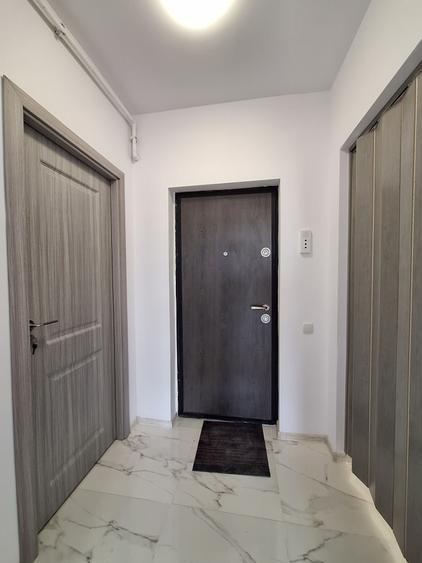 Apartament cu o camera decomandat, balcon, zona Terra