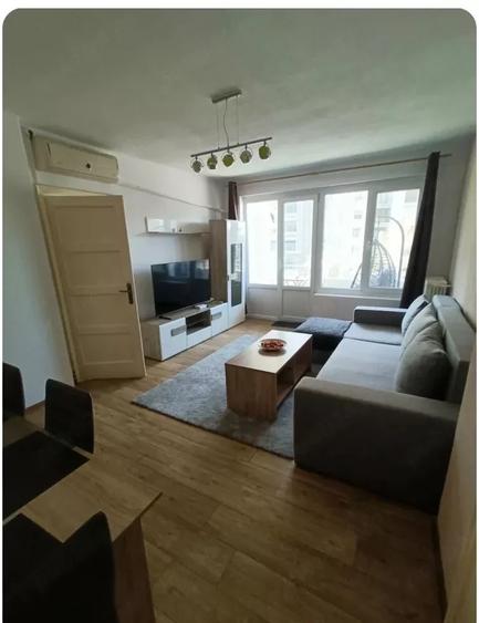 Piata Romana  | 2 Camere | Metrou | AC | Complet Renovat |