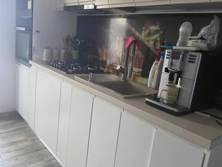 Un apartament de vandut, zona Sarari