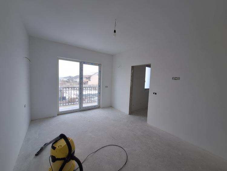 Duplex cu 5 camere, 3 bai - izolat fonic - Sacalaz