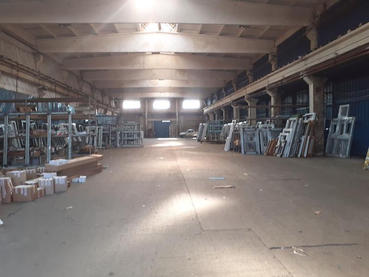 Zona metrou Republica, Industriilor - hale diverse dimiensiuni