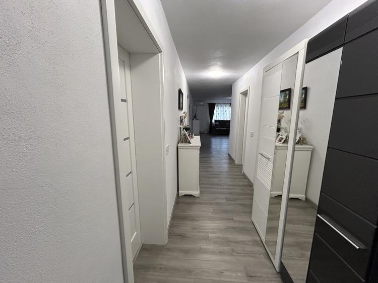 Casă de vânzare, 4 camere, 2 bai - 128 mp utili + 18 mp terasa - Zona Lidl
