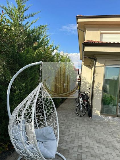 Casa in stil mediteranean, ultrafinisată 5 camere, 3 bai + curte.