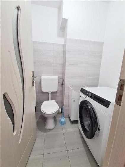 Apartament 3 camere decomandat, 2 bai, etaj intermediar Craiter