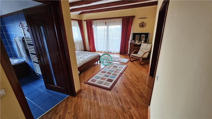Vand casa de 380 mp, cu teren de 3500 mp in Sangeorgiu de Mures